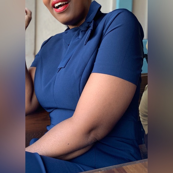 🔹 NWT Maggy London Neck Tie Jumpsuit – Size 8 – Navy - Picture 4 of 11